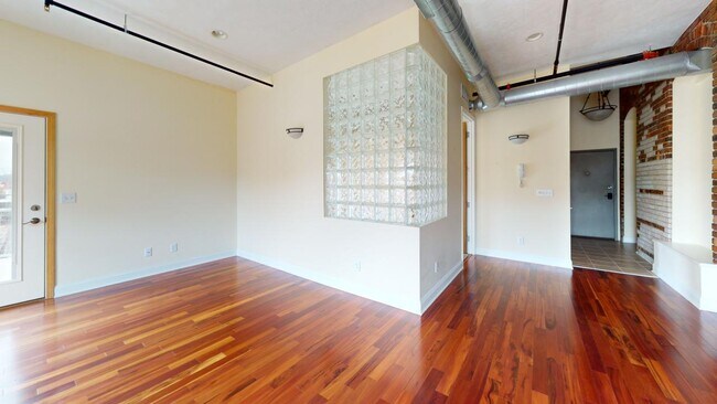 Building Photo - 159 Portage St