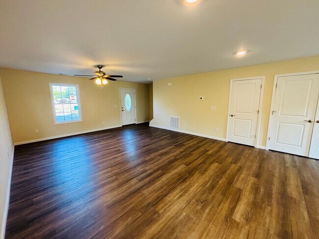 Photo - 3 Bedroom, 2.5 Bath Townhouse
