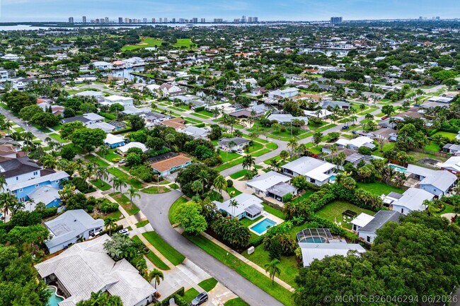 Building Photo - 945 Westwind Dr