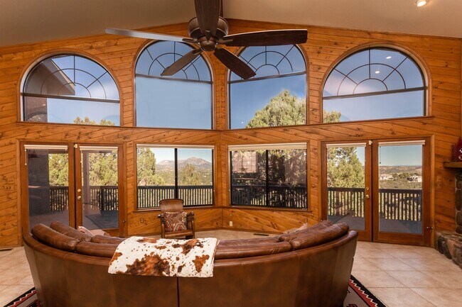 Foto del edificio - 1109 Northwood Loop