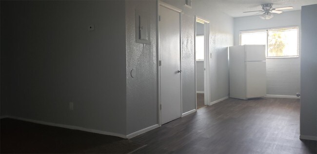 Building Photo - 402 N 10th St