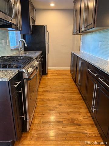 Foto del edificio - 929 Forest St