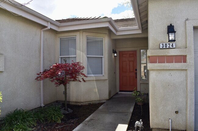 Building Photo - 3024 Carousel Cir