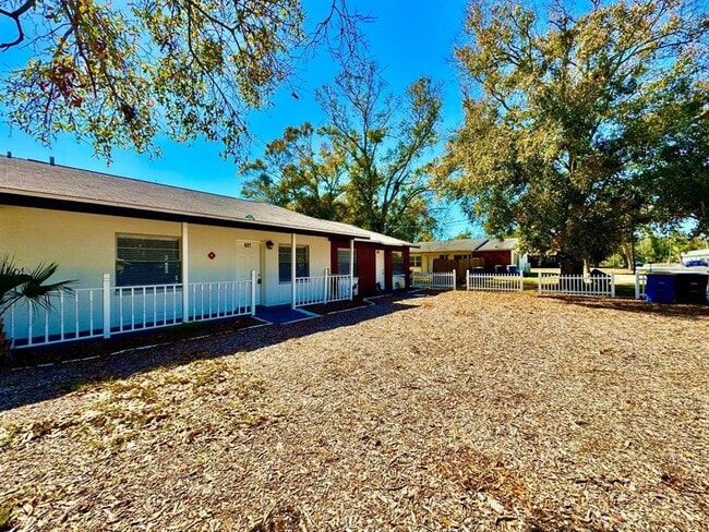 Foto del edificio - 627 Wildwood Way