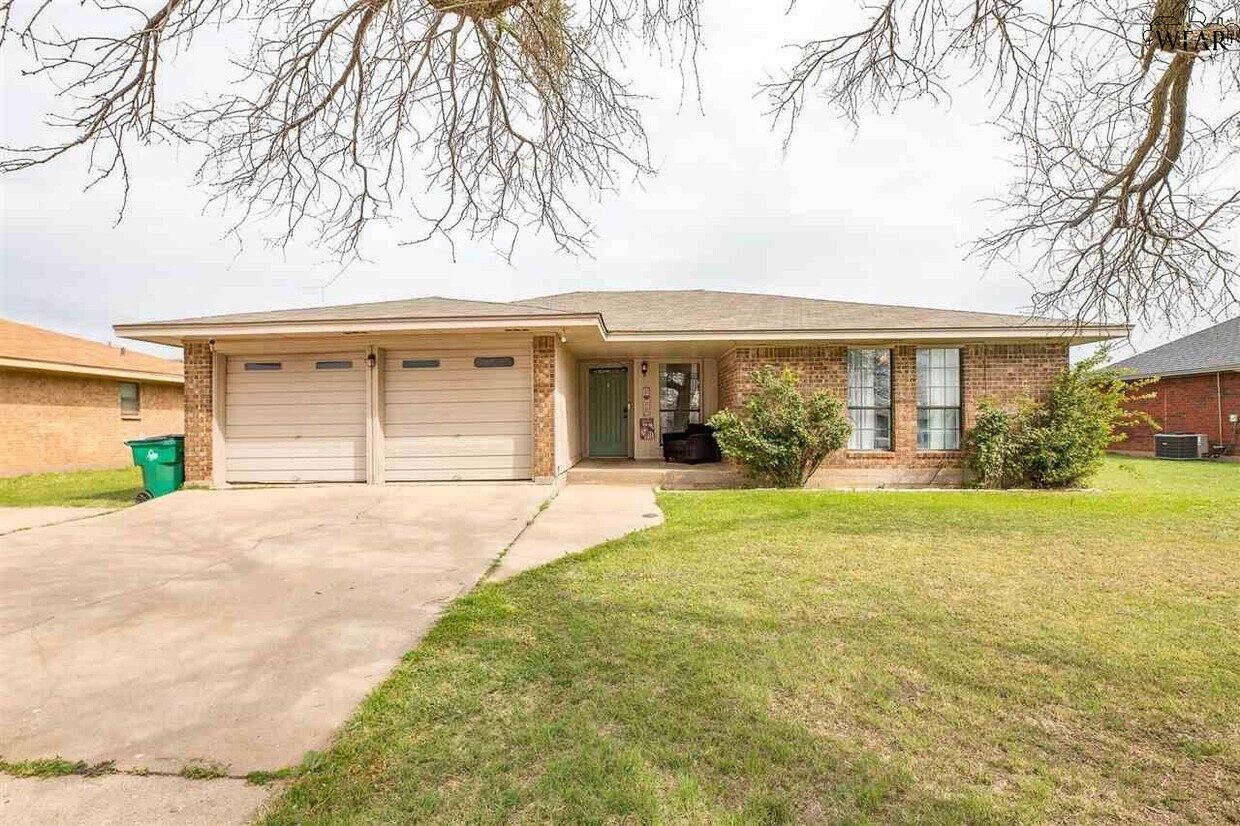 Foto principal - 702 W Clara Ave