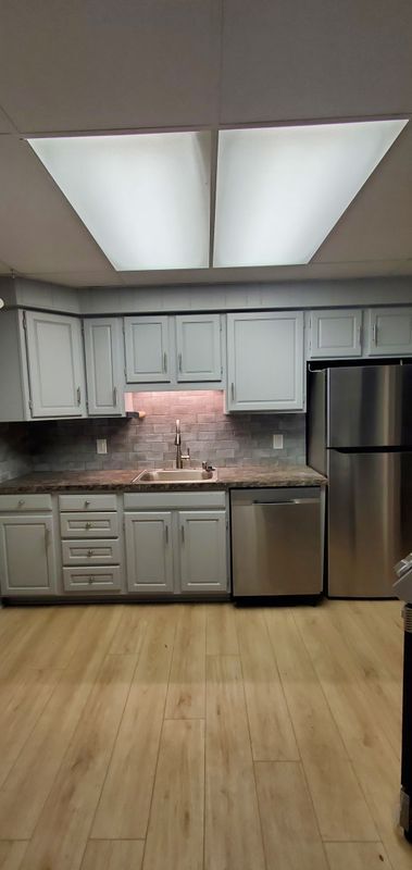 Foto principal - 9611 Grandmont Ave