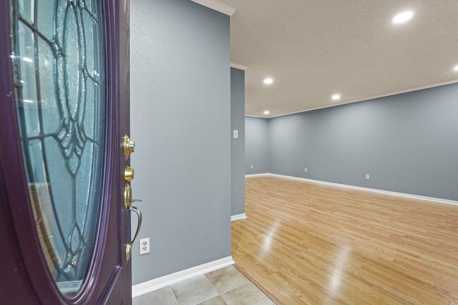 Building Photo - 1383 Country Pl Dr