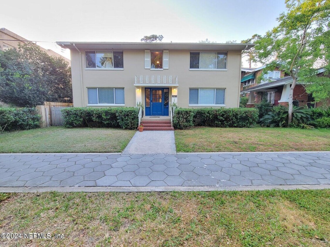 Foto principal - 3219 Oak St