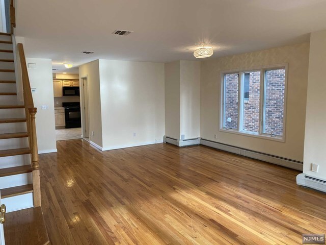 Foto del edificio - 395 Washington Ave