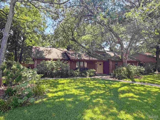Foto del edificio - 7707 Beechwood Dr
