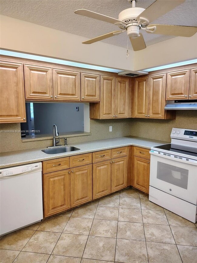 Foto del edificio - 1001 SW 128th Terrace