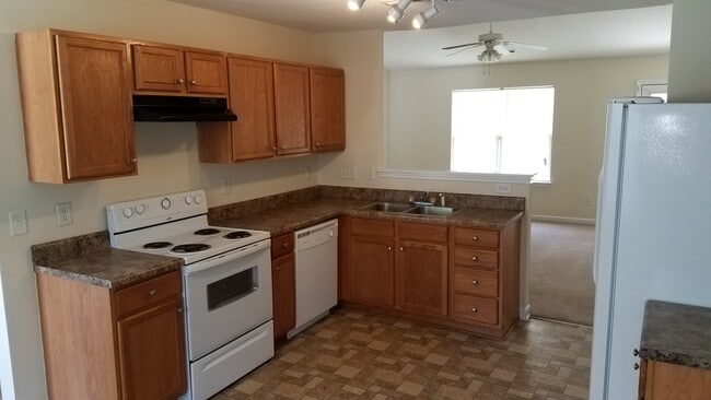 Building Photo - 210 Kinnley Ct