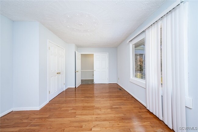 Foto del edificio - 7800 Tamarind Dr