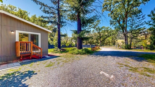 Foto del edificio - 5326 Briggs Ranch Rd
