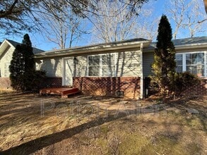 Building Photo - 2 Jenny St