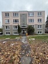 Building Photo - 280 Blake Blvd