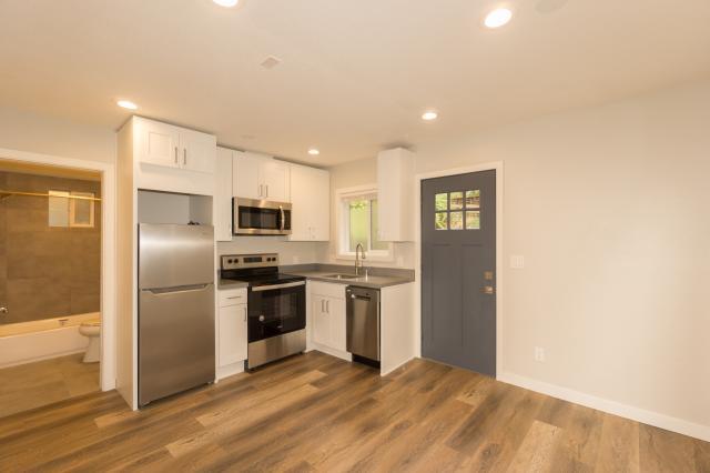 Building Photo - 1 bedroom in Seattle WA 98109