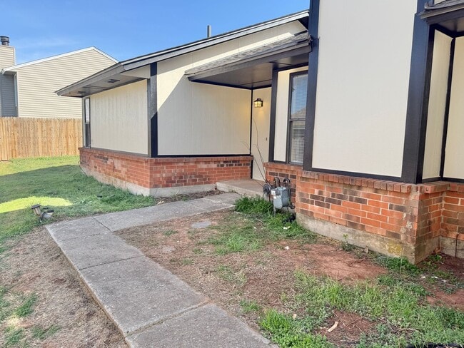 Photo - 1012 N Chowning Ave Apartment