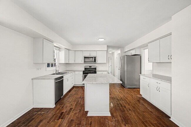 Building Photo - 1315 Jane Ave