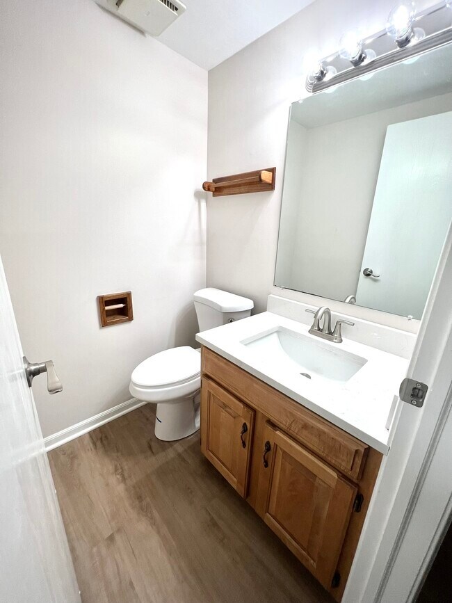 Foto del edificio - 305 Cherrywood Ct