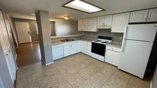 Building Photo - 1812 Monterey Rd