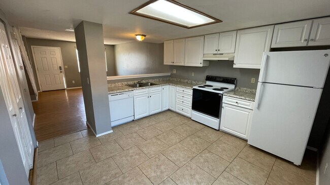 Foto del edificio - 1812 Monterey Rd