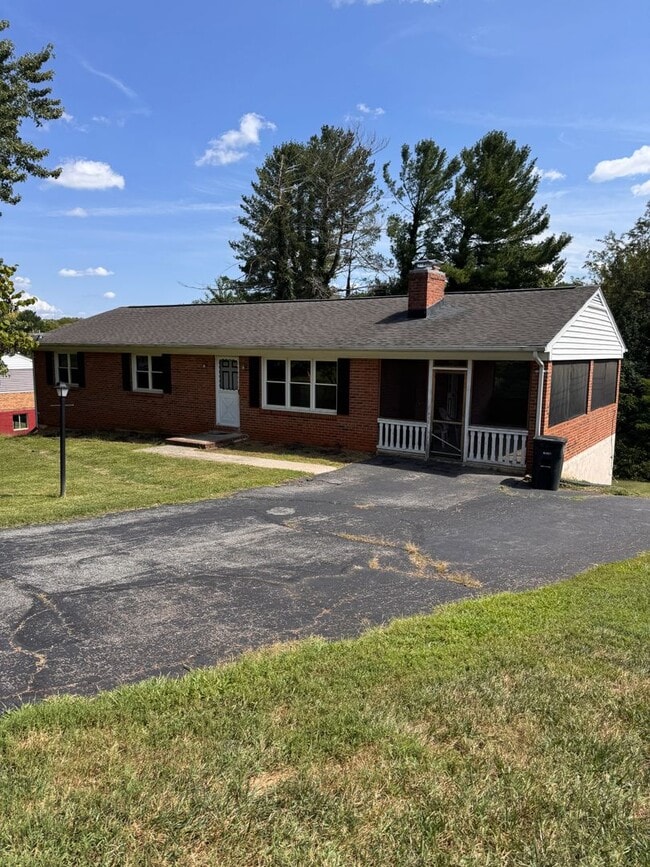 Building Photo - 104 Westburg Dr