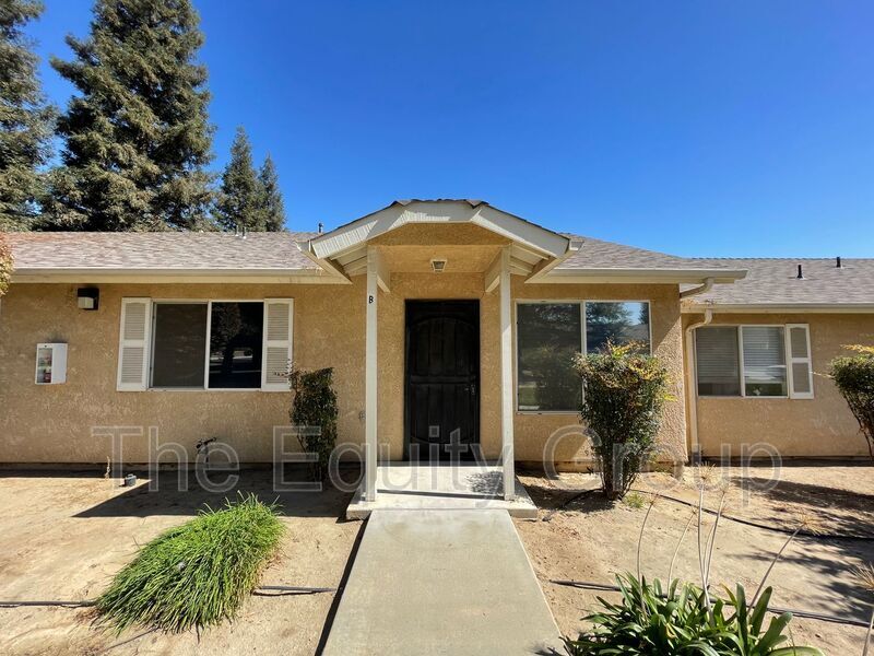 326 W Sierra Ave Unit B, Kingsburg, CA 93631 Condo for Rent in