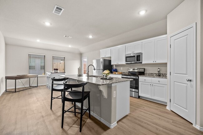 Foto del edificio - 8128 E County Rd 115