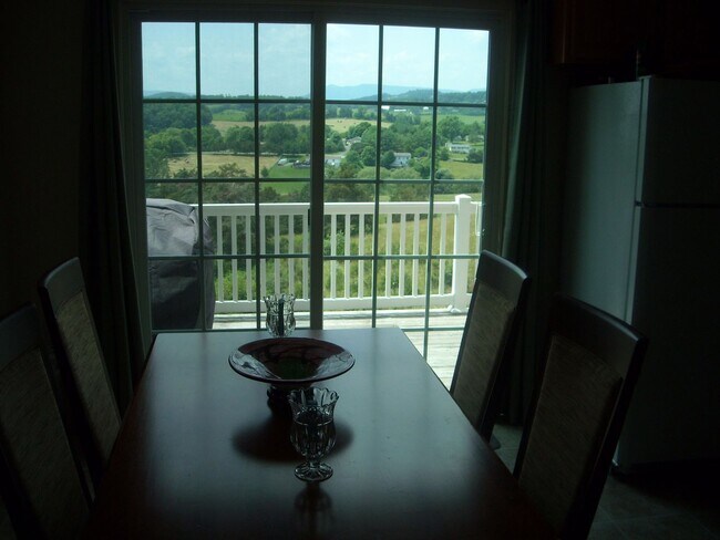 Foto del edificio - 3BR, 2 ba townhouse in the Pinnacles with views