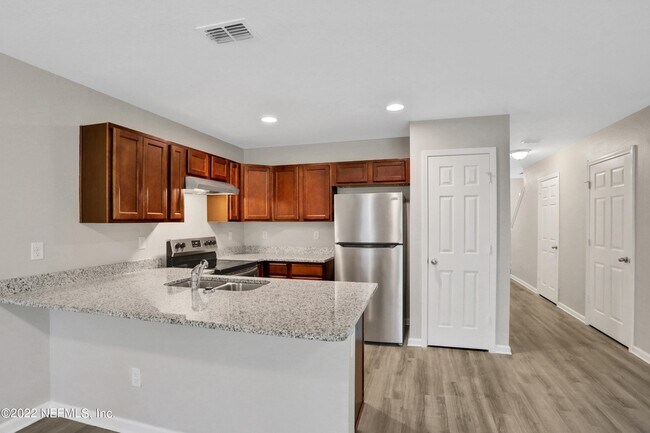 Foto del edificio - 8341 Homeport Ct