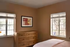 Building Photo - 1616 E 7th St