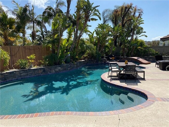 Building Photo - 1933 N Canyon Park Cir