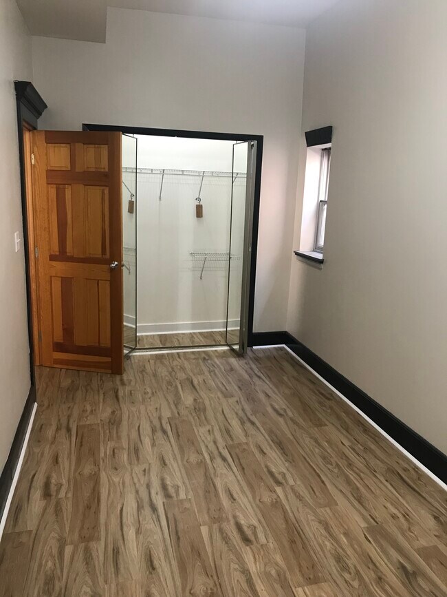 Foto del edificio - 815 S Bishop St