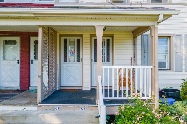 238-240 McKinley Entrance - 238-240 McKinley St