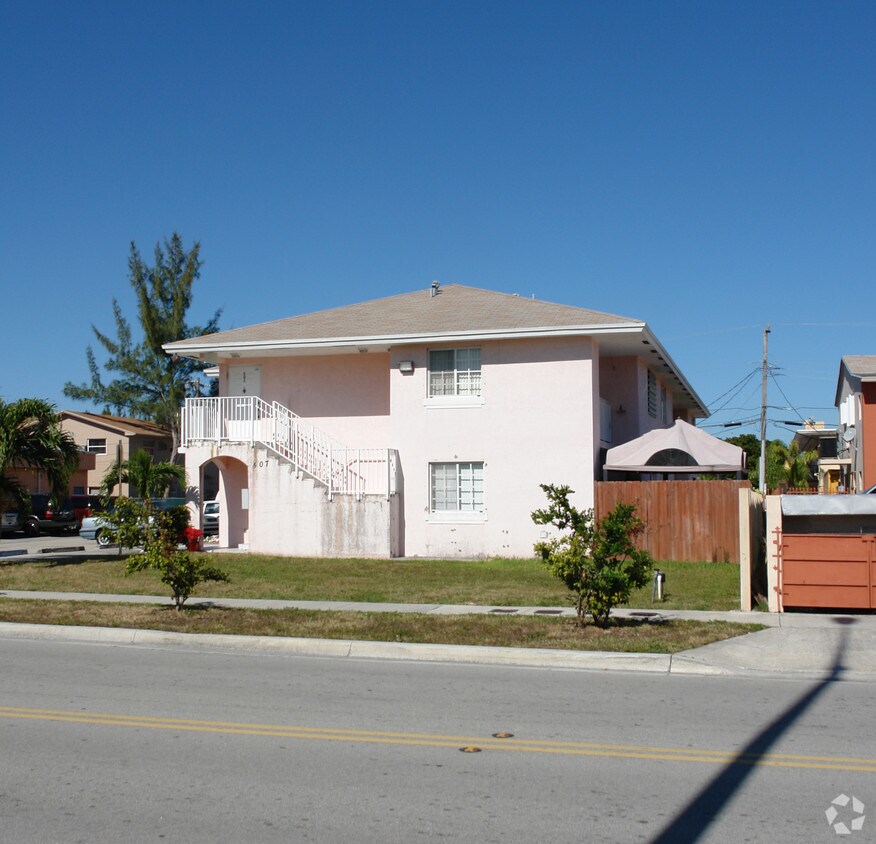 Foto del edificio - 407 E 30th St