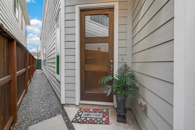 Foto del edificio - 4413 Schuler St