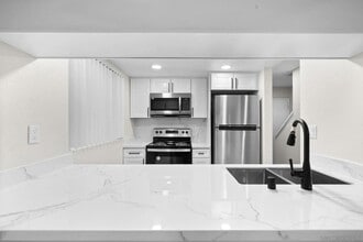 Building Photo - 748 N 3rd St