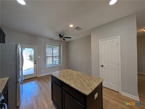 Building Photo - 248 Oak Creek Way