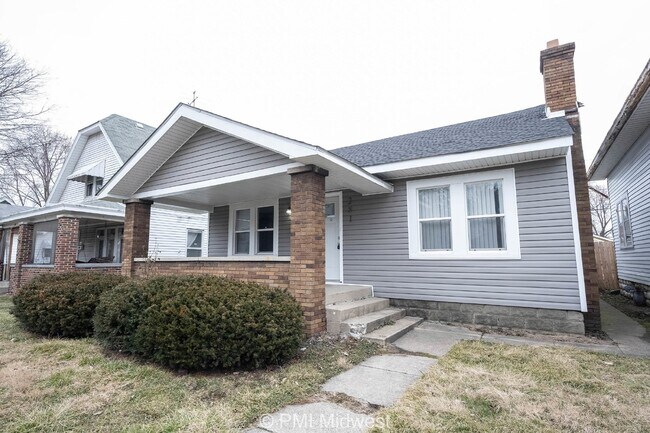 Building Photo - Charming 2-Bedroom Home with Fireplace in Indianapolis!