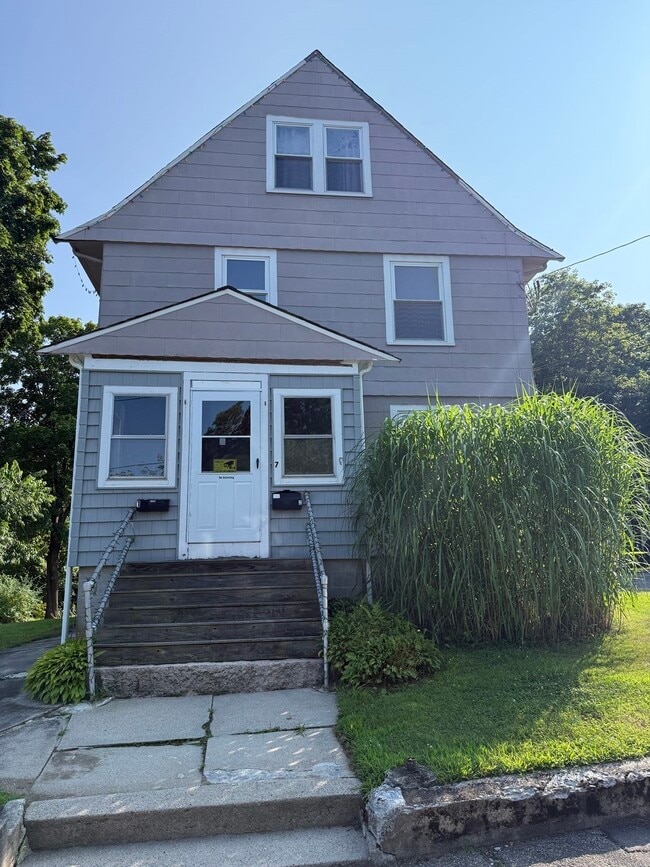Building Photo - 7 Poplar St