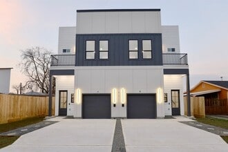 Building Photo - 421 E 41st St