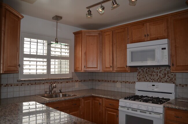 Kitchen - 8674 Chalmers Dr