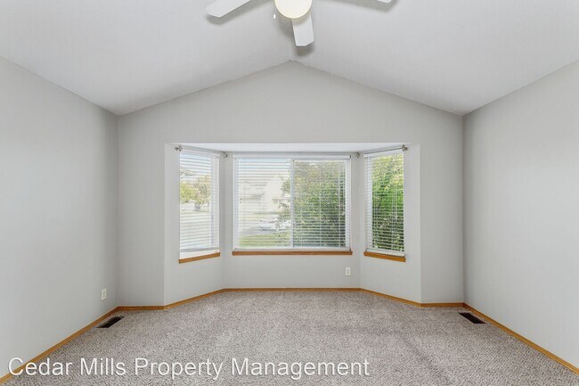 Foto del edificio - 3 br, 2 bath House - 601 W. Autumn Ridge Ct.