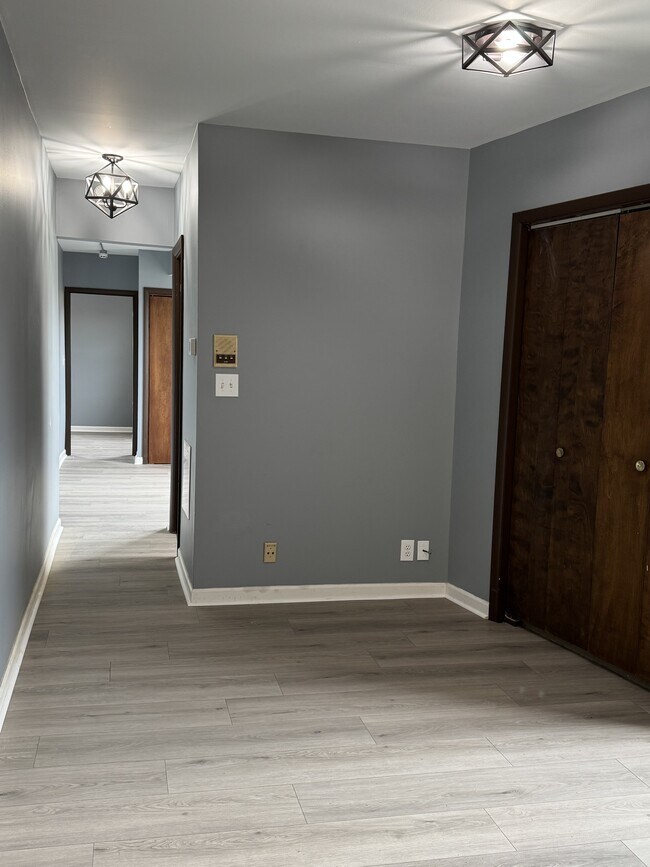 Foto del edificio - 2905 Glenmore Ave