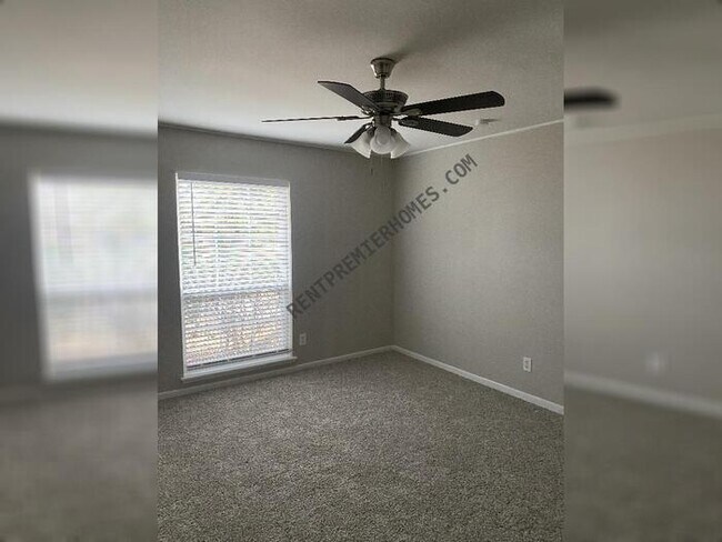 Foto del edificio - 1243 Winterwood Dr