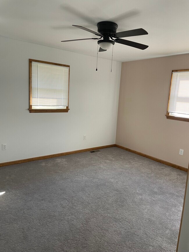 Dormitorio - 103 S York Rd