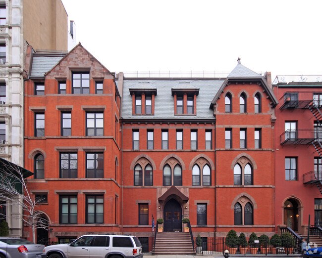 Primary Photo - 231 E 17th St