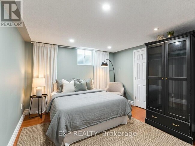 Photo du bâtiment - 2 Morden Crescent