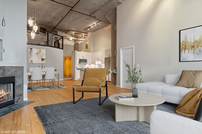 Building Photo - 758 N Larrabee St